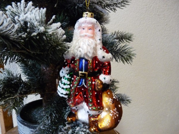 Weihnachtsmann 15 cm dekoriert